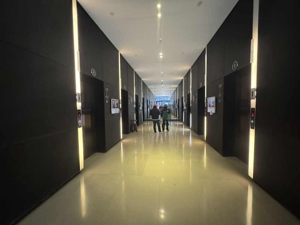 电梯厅
